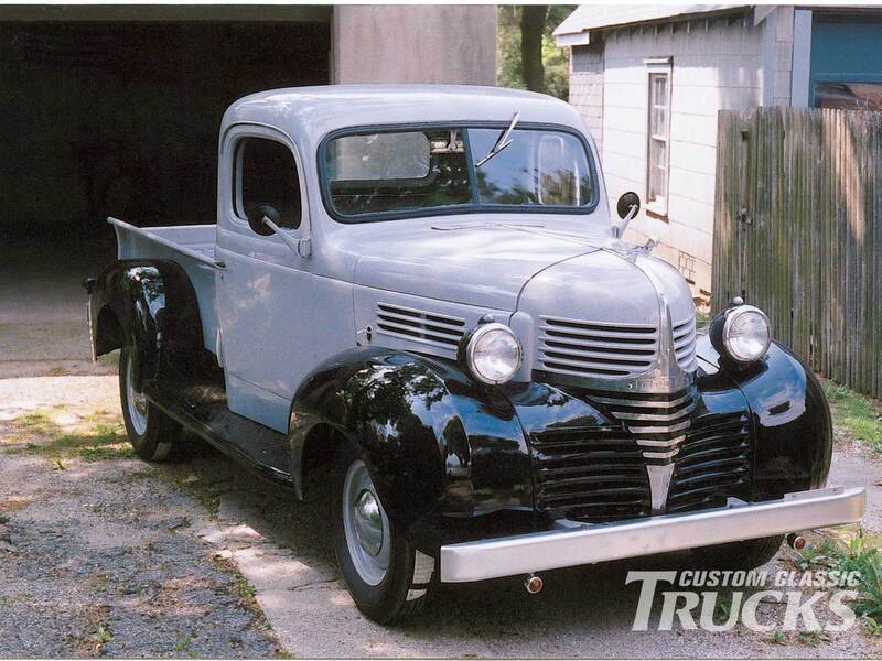 0608cct-03-o-1940-dodge-truck-front.jpg