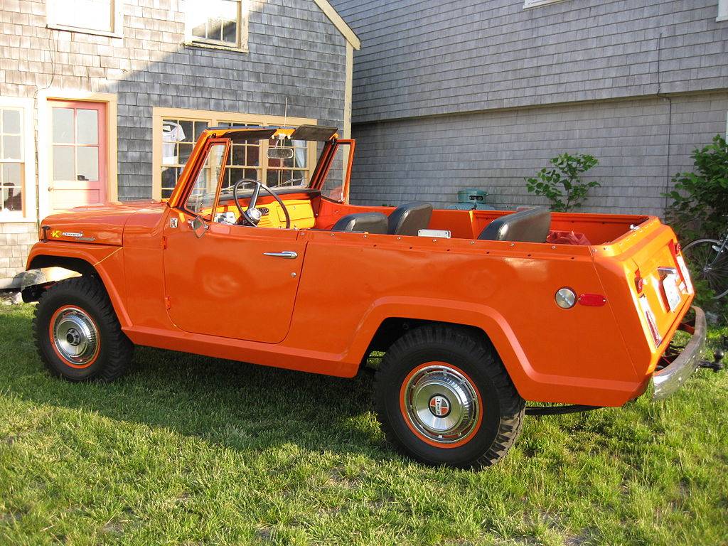 1024px-1970_Jeepster_Commando.jpg