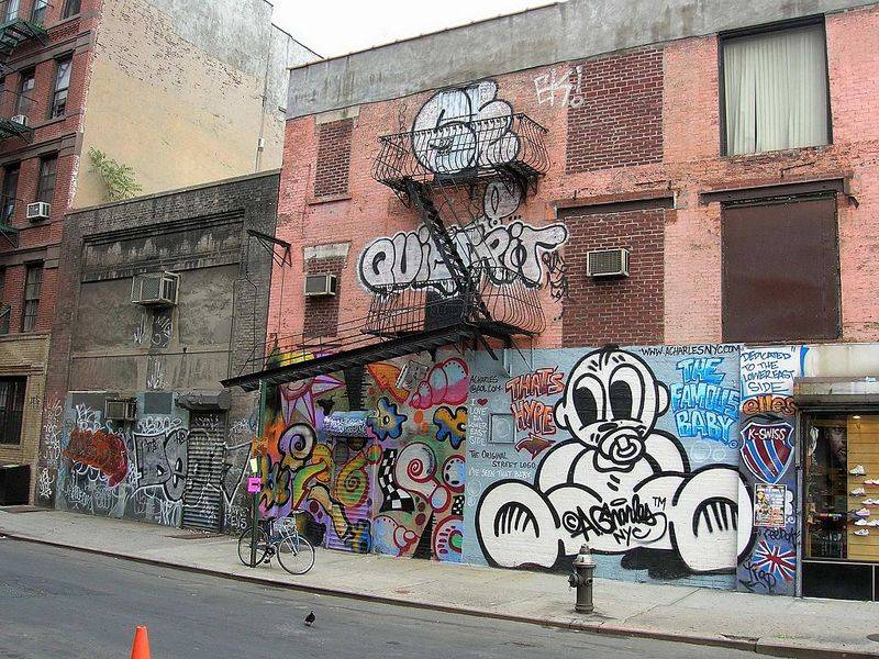 1024px-Graffiti_Lower_East_Side.JPG