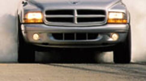 163_0208_fun_02pl-2002_dodge_dakota_rt-front_view.jpg