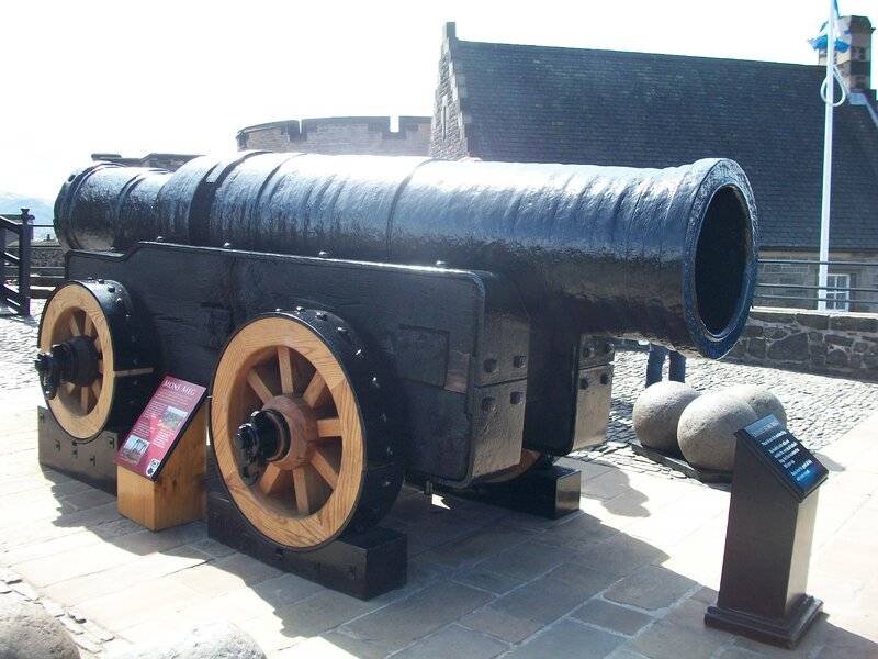 19 Edinburgh Mons meg.JPG