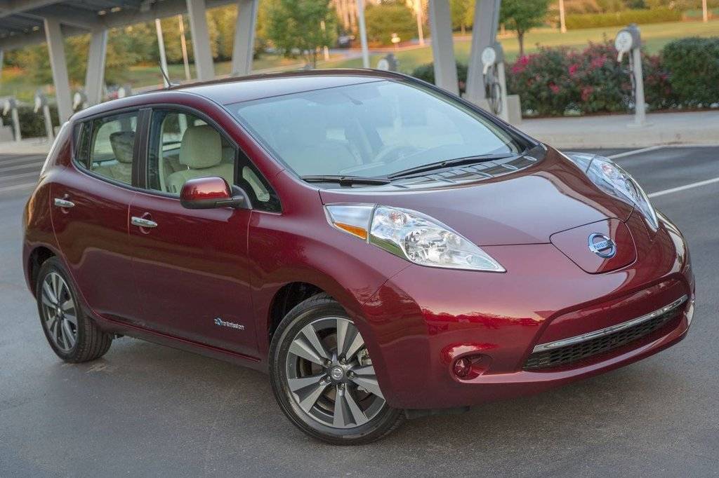 2016_nissan_leaf_4dr-hatchback_sl_fq_oem_7_1280.jpg