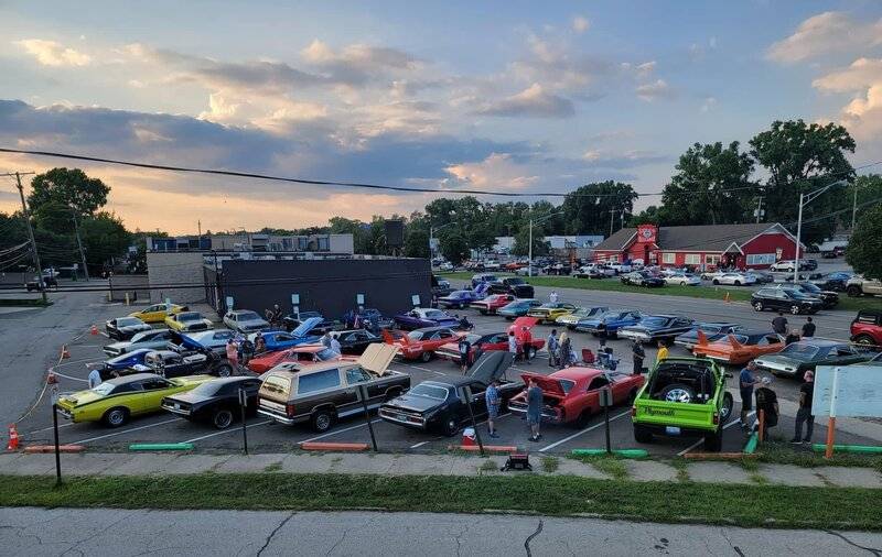 2022 Woodward Dream Cruise (Friday at Blarney Stone).jpg