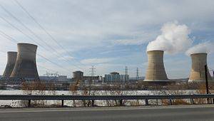 300px-Three_Mile_Island_Nuclear_Generating_Station.jpg