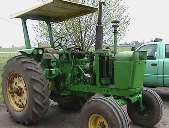 3020 tractor 003.jpg