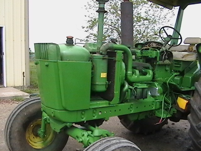 3020 tractor 007.jpg