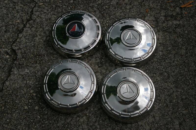 63 64 65 Valiant dogdish hubcap x 4 c.JPG