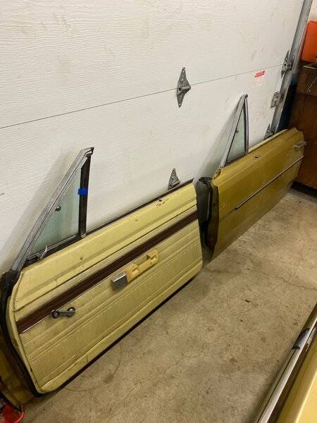 68-72 Dart, Valiant,Scamp doors with glass.jpg