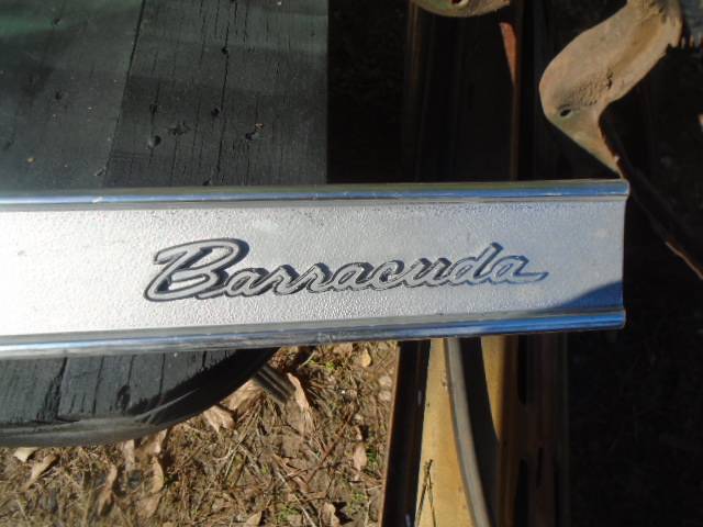 68 barracuda fenders 037.JPG