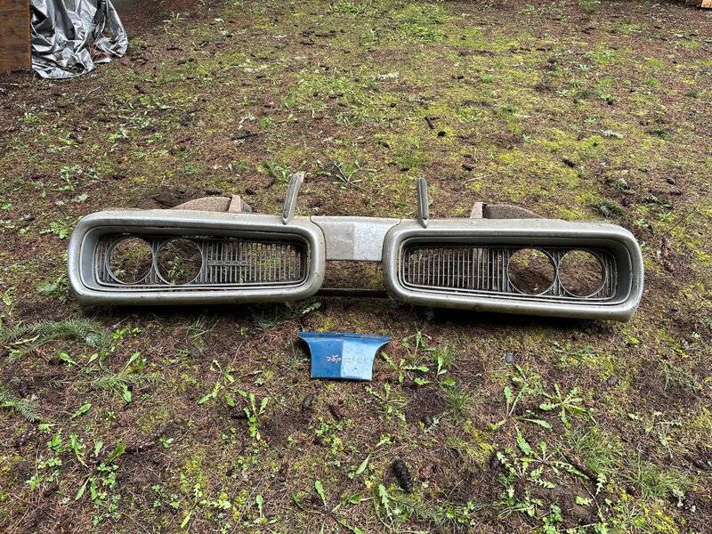 69 Coronet front bumper grille and brackets.jpg