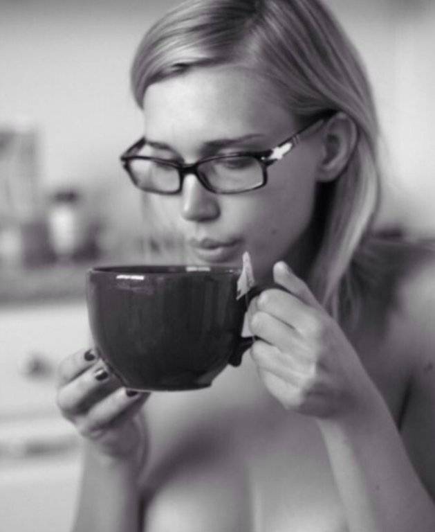 86bc09a5b94ff7e7a40d355811f336f4--coffee-glasses-sexy-coffee.jpg