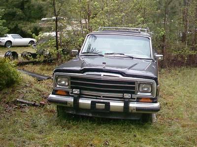 89 Jeep Grand Wagoneer 003.jpg