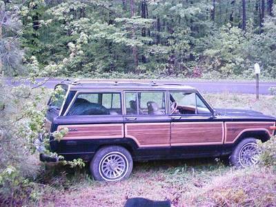 89 Jeep Grand Wagoneer 006.jpg