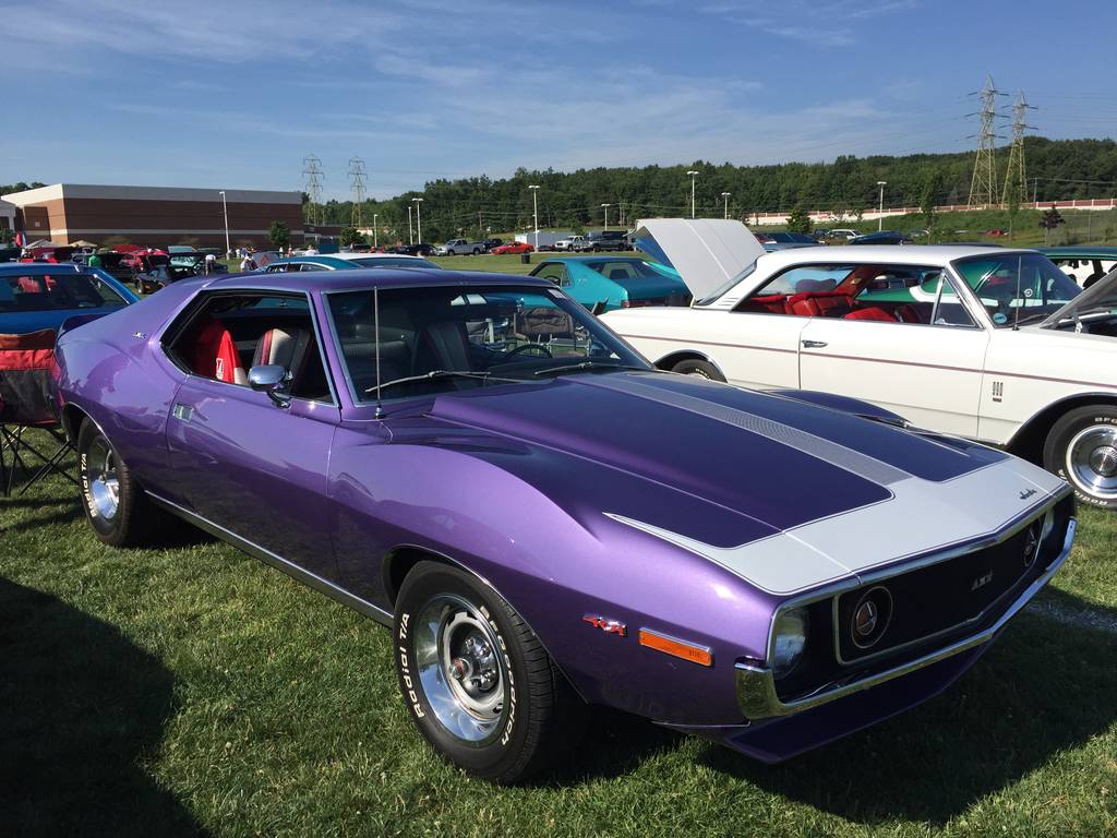 AMC_Javelin_AMX_with_401_4-speed_and_Cardin_at_2015_AMO_meet_1of8.jpg