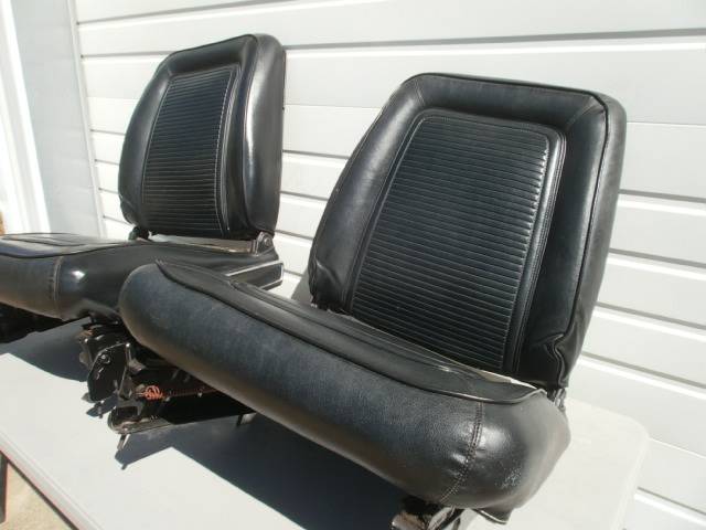 Barracuda seats 003.jpg