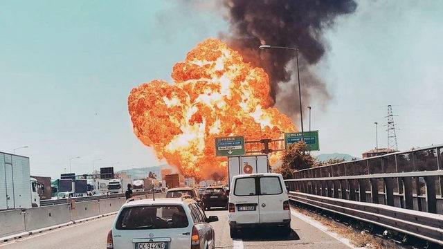 Bologna Italy tanker explosion 2.jpg.jpg_12697630_ver1.0_640_360.jpg