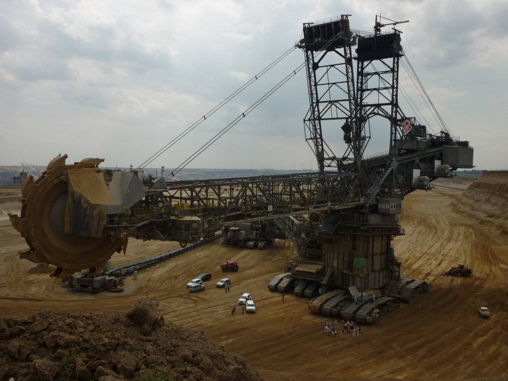 Coal-excavator-ausgeCOhlt.jpg