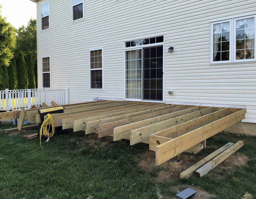 Deck framing.jpg