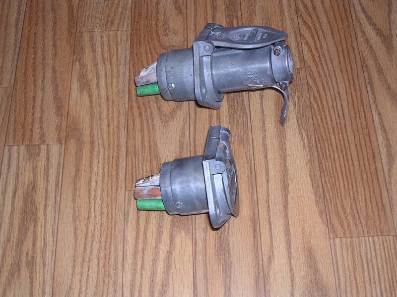 [FOR SALE] - Truck/trailer 7-pin wiring connector plug | For A Bodies