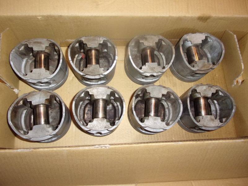 Early A 273 4V Stock Pistons 001.JPG