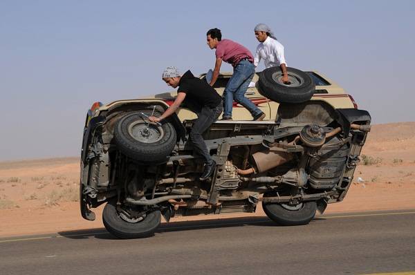 Entrepreneurship-is-Changing-a-flat-tire-while-the-car-is-still-moving.jpg