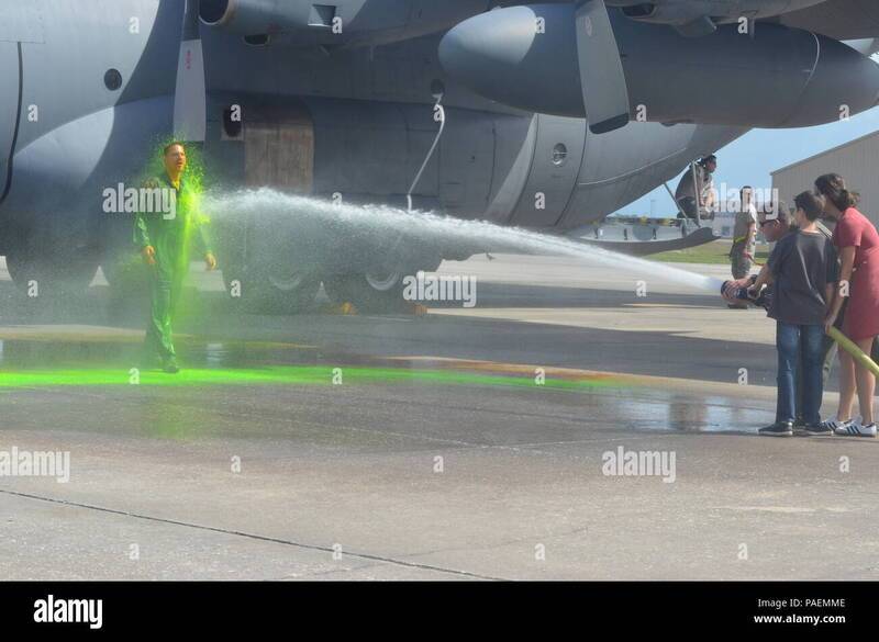 escue-sea-dye-for-marking-rescue-victims-in-the-ocean-us-air-force-photomaj-cathleen-snow-PAEMME.jpg