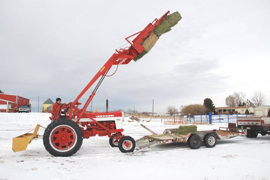 farmall460_tractor_red1.jpg