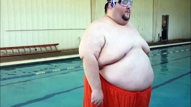 Fat guy by Pool 06.jpg