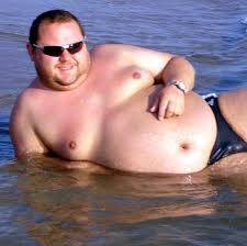 Fat guy speedo A01.jpg