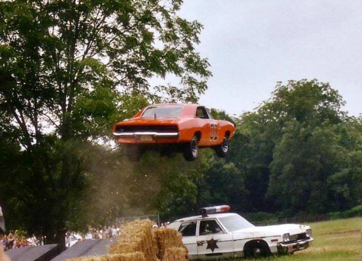 general lee jumping 2.jpg