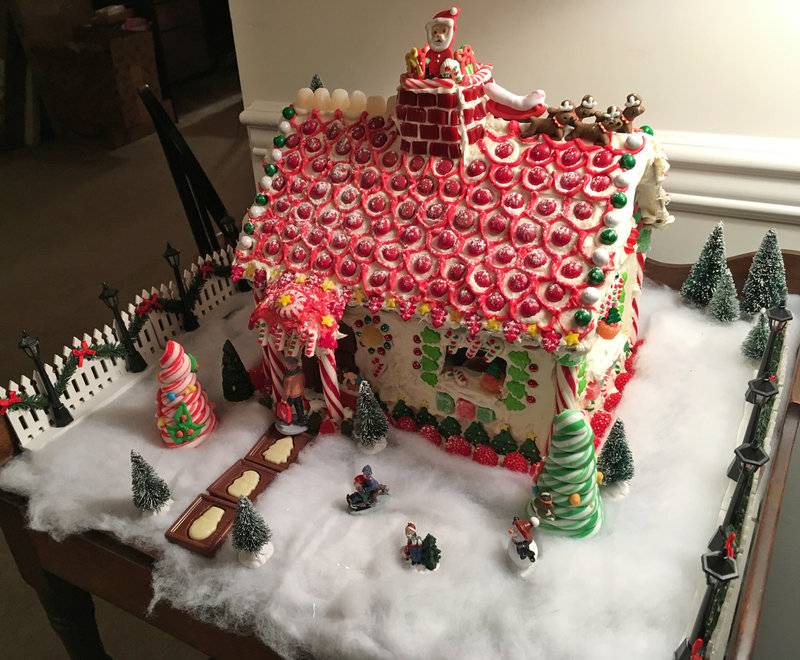 Gingerbread village 2016.jpg