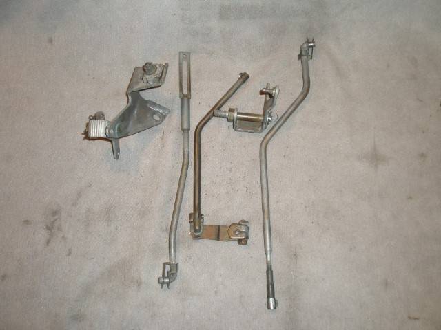 Kickdown Linkages Complete 002 (Small).JPG