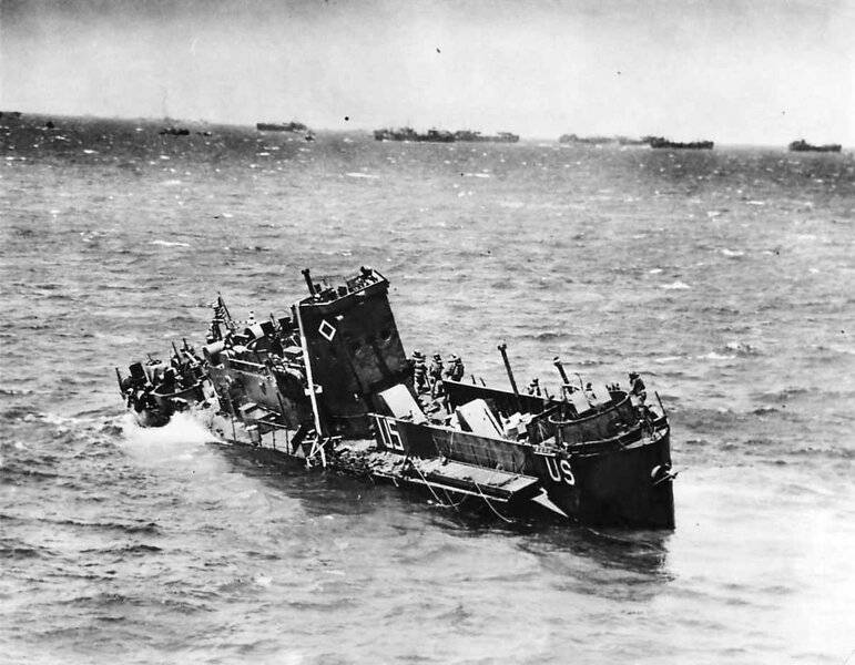 LCI_L_85_just_before_sinking_off_Omaha_Beach_on_D-Day.jpg