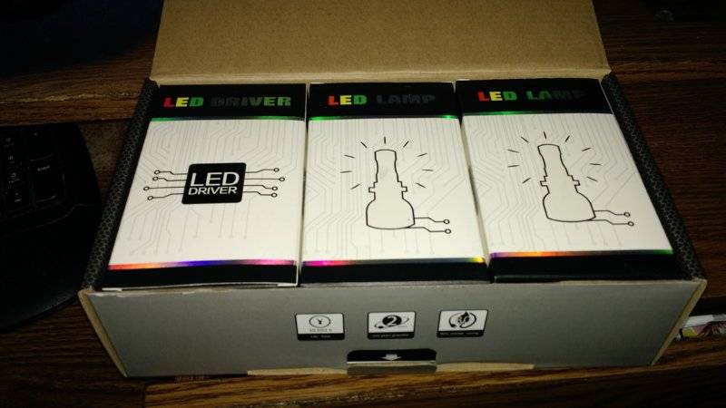 LED Bulbs (box) 001.jpg