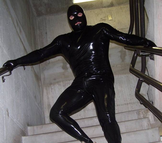 Man_in_Black_Latex_Catsuit.jpg