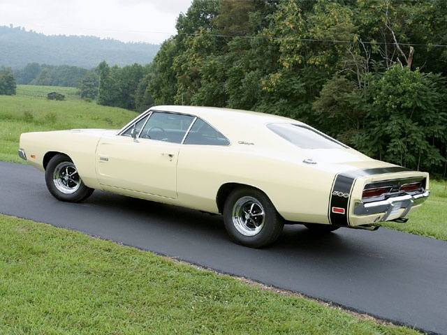 mopp_0602_08z+1969_dodge_charger+left_rear.jpg