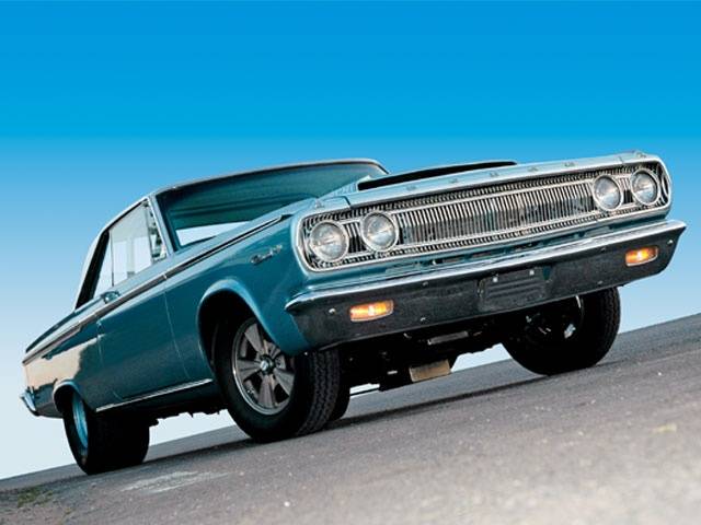 mopp_0610_01z+1965_dodge_coronet+front.jpg