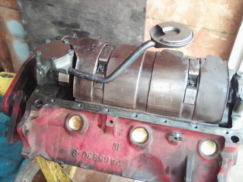 my 273 build with oil pump on and windage tray.jpg