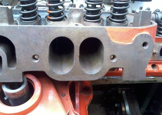 Ovalport 'Weslake one' intake ports.jpg