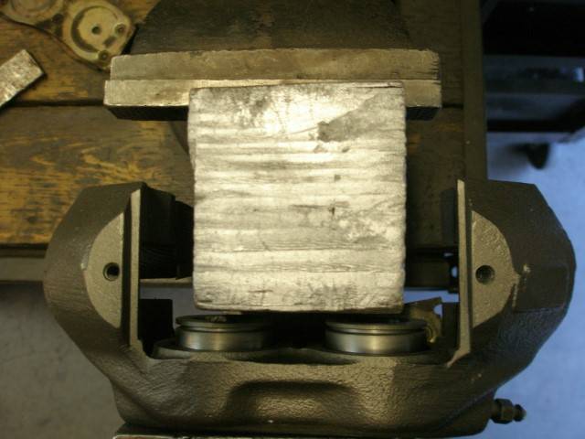 Piston Removal KH Calipers 001 (Small).JPG