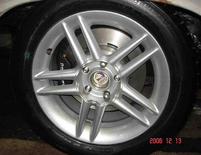 rear16tire.jpg