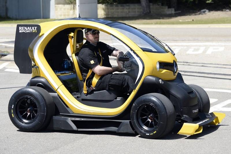 Renault-Twizy-RS-F1-Concept-2013-05.jpg