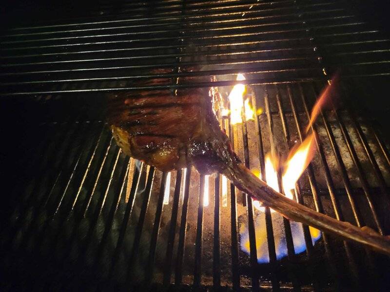 Tomahawk steak.jpg4.jpg