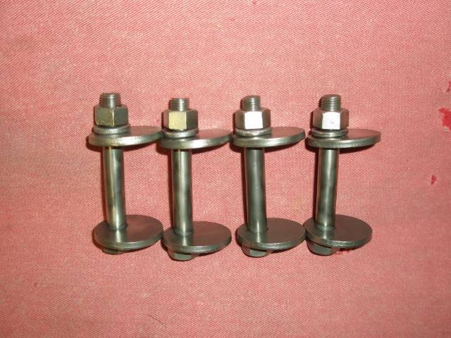 Upper Control Arm Bolts 001 (Small).JPG