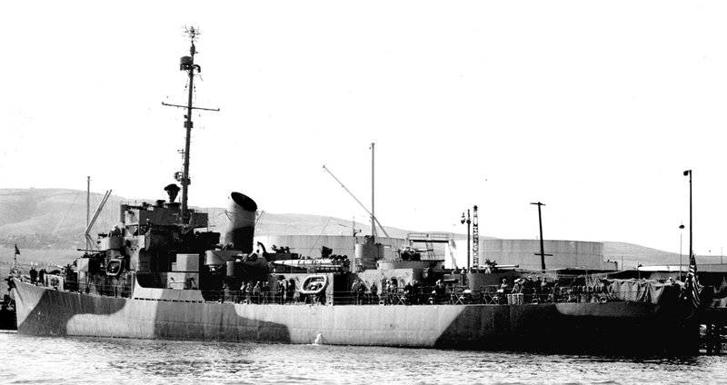 USS HILBERT CAMO.jpg