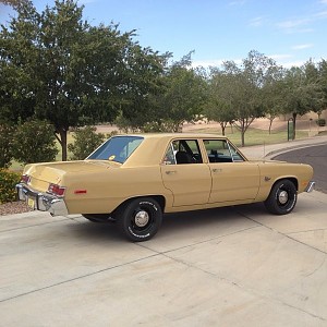 1974 Plymouth Valiant ( 4 dr )